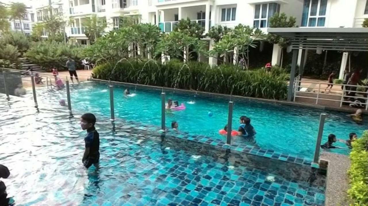 Homestay De Putra Kajang Exterior foto